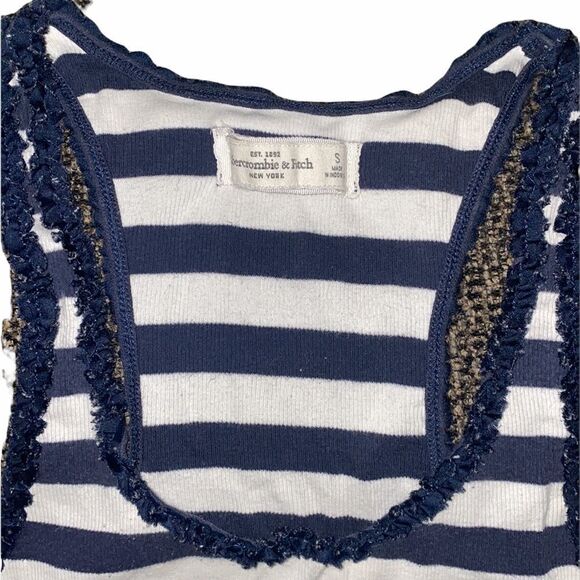 ✨A&F Striped Racerback Tank Top✨ - Picture 4 of 5